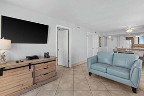 TV, DVD player, offices - SunDestin Resort Unit 1701 (Destin)