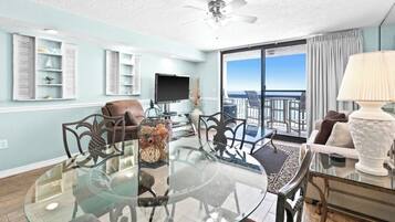 Una televisión, una oficina