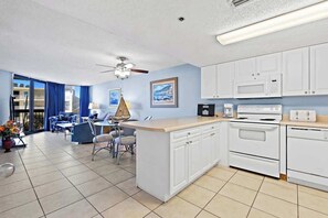 Fridge, microwave, oven, stovetop - SunDestin 1BR Gulf-View Condo With Relaxed Coastal Charm - Unit 0315 (Destin)