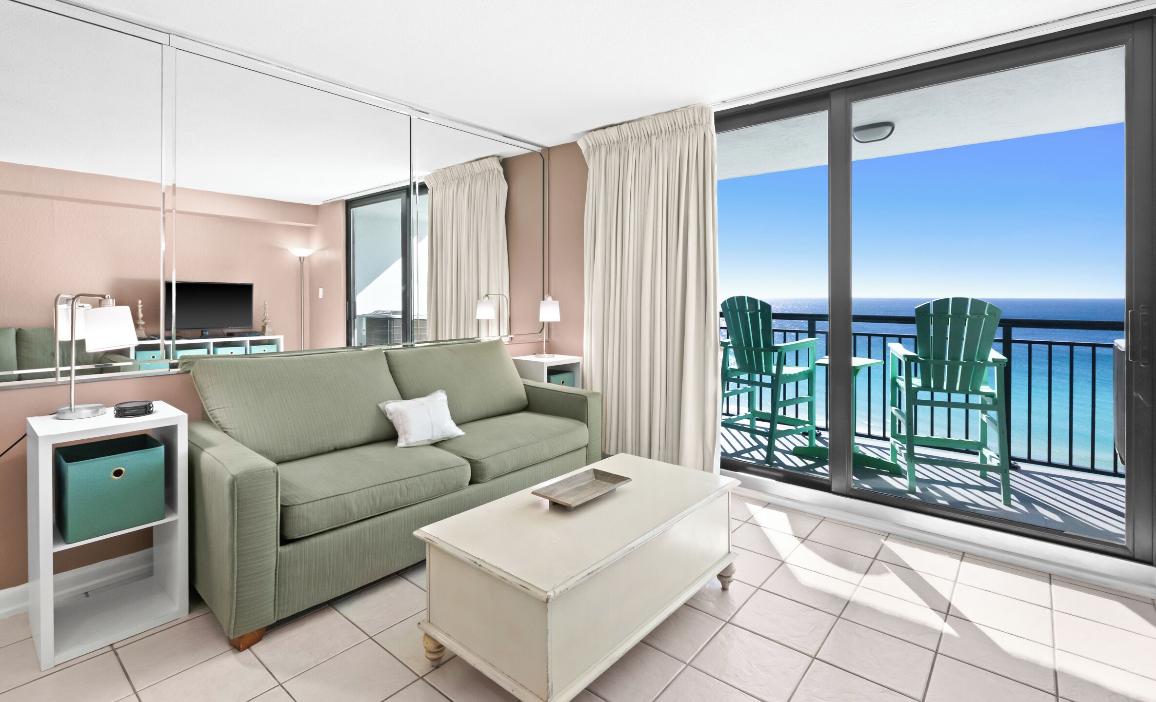 Una televisión, un reproductor de DVD