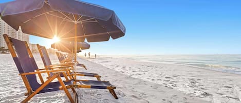 På stranden