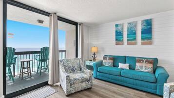 Télévision, lecteur de DVD, espaces bureaux