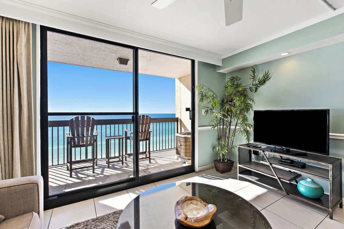 テレビ、DVD プレーヤー、書斎 / ワークスペース