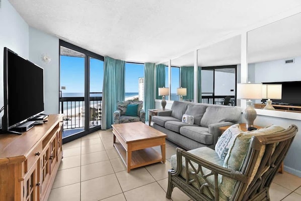 Televisión, reproductor de DVD y oficina 