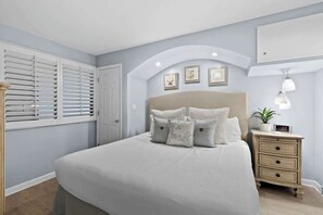 1 bedroom, desk, iron/ironing board, WiFi