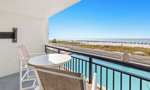 Outdoor dining - SunDestin 0205 by Scenic Stays (Destin)