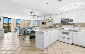 Fridge, microwave, oven, stovetop - SunDestin Beach Retreat With Spacious Balcony Seating for 4 - Unit 0317 (Destin)