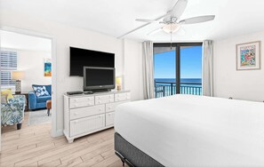 2 bedrooms, desk, iron/ironing board, WiFi