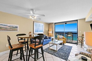 Flat-screen TV, DVD player - SunDestin 1711 by Scenic Stays (Destin)