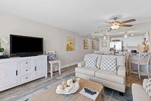 TV, DVD player, offices - SunDestin Resort Unit 1007 (Destin)