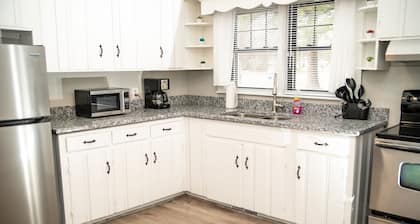 Peaceful & Family Friendly 3BR w/ Large Backyard
