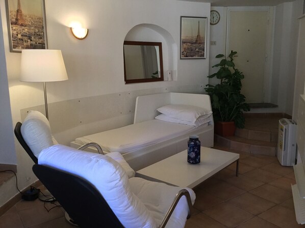 Interior - Near Ifo Roma Sweet home Studio Apartment (Mostacciano)