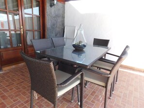 Tempat makan outdoor