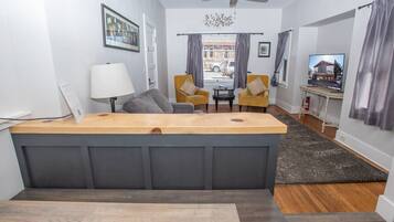 TV, Netflix, streaming services