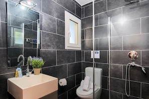 Douche, serviettes fournies