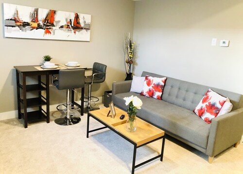 Modern Guest Suite with Fully Private Entrance 