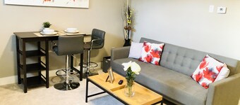 Modern Guest Suite with Fully Private Entrance 