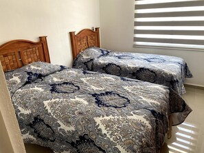 2 室のベッドルーム、WiFi、ベッドシーツ、車椅子でアクセスできる設備