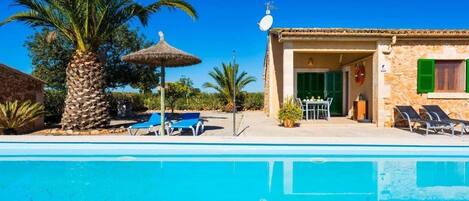 Piscina | Una piscina al aire libre