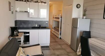 Renovated Studio - South Balcony - 6 Pers - Ski/Hike