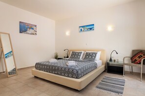 3 chambres, coffres-forts dans les chambres, fer et planche Ă repasser