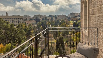 Deluxe Room with Balcony | Balcony