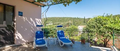 Apartment (1Bedroom Apt,Balcony,Garden View) | Terrace/patio