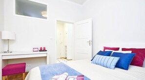 1 bedroom, individually decorated, desk, laptop workspace - P&O Apartments TRITRON PARK - Grójecka (Warsaw)