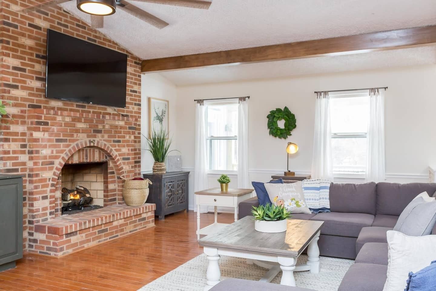 Smart-TV, Kamin, Videospiele