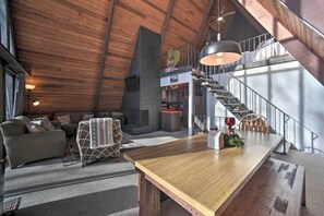 TV, fireplace, books - Cozy A-Frame Cabin w/ Pool Table: 8 Mi to Mt Snow! (Wilmington)