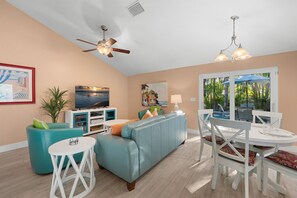 Smart TV, reproductor de DVD, libros y estéreo 