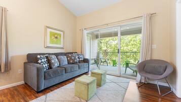 Condo, 2 Bedrooms | Living area | Smart TV