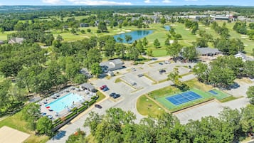 Condo, 2 Bedrooms | Exterior