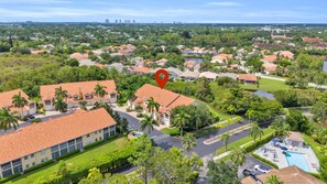 Exterior - Beautiful Corner Unit in Woods Edge W/ Brand New Kitchen, Community Pool -Close to Beach (Bonita Springs)