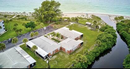 Vintage Villa, Thirty-Five