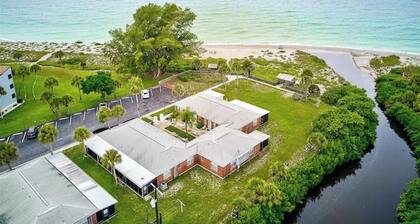 Vintage Villa, Thirty-Five