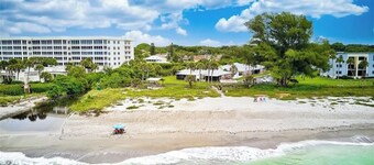 Vintage Villa, Thirty-Five