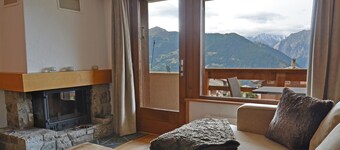Flat located near the Médran ski lifts. This 5 person flat is ideal for groups of friends or familie