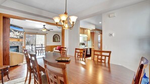 Interior - Spacious Chalet , exceptional view, walk to Village, Hot tub , A/C , fire pit (Ellicottville)