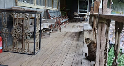 Folk Art Tower Guesthouse & Gallery - Pvt Bedroom