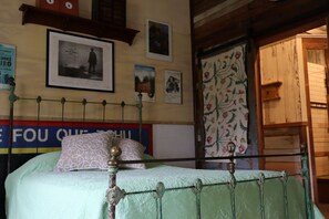 1 bedroom, desk, iron/ironing board, free WiFi