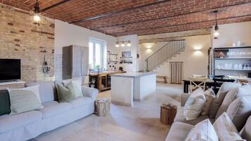 Smart-TV, Kamin, Drucker