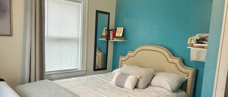 2 bedrooms, desk, iron/ironing board, free WiFi