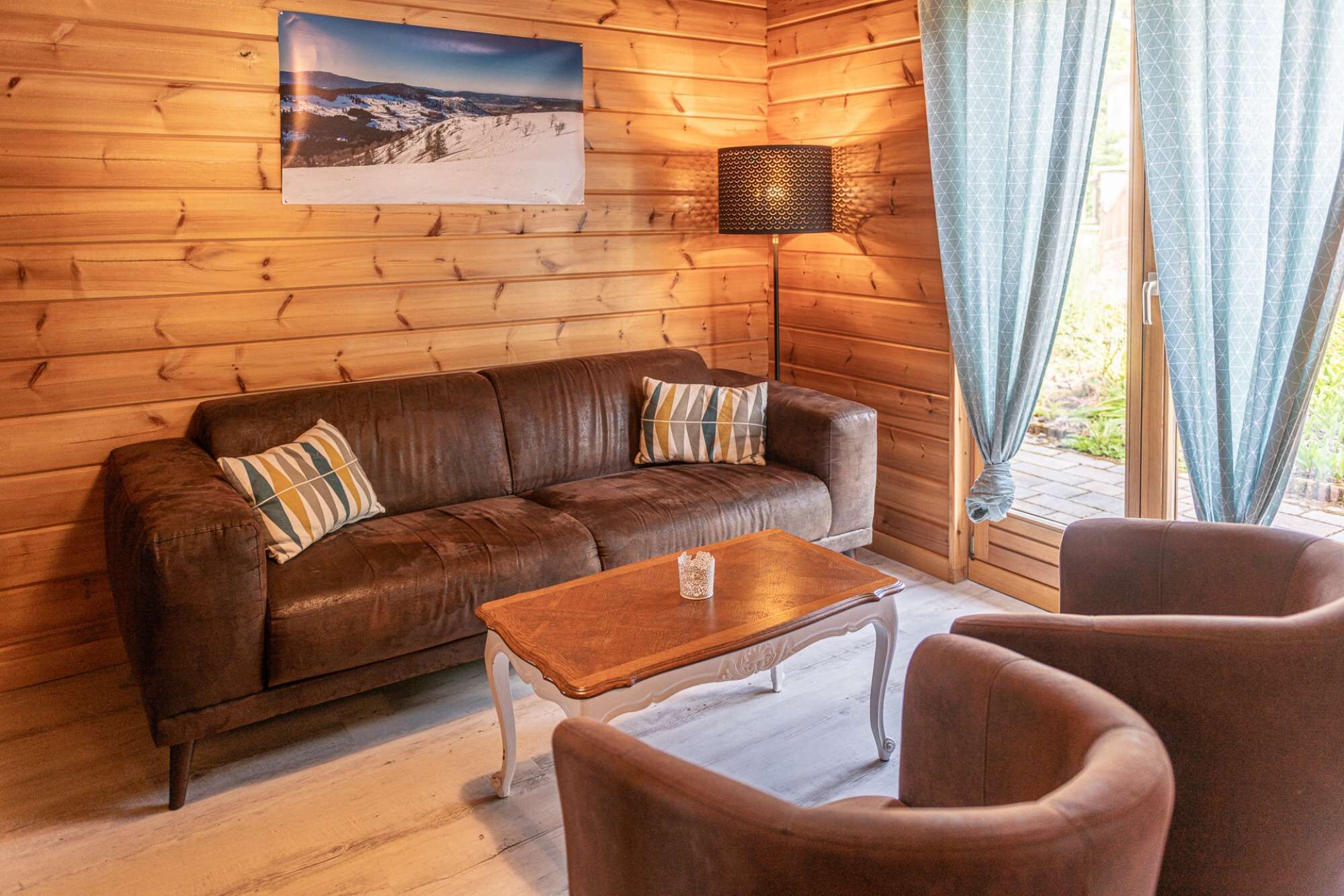 Télévision, lecteur de DVD, chaîne hi-fi