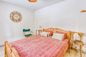 2 soverom, strykejern/-brett og wi-fi (inkludert)