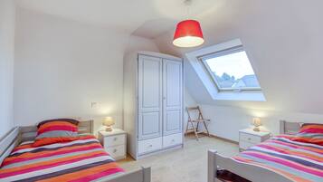 4 bedrooms, free WiFi, bed sheets