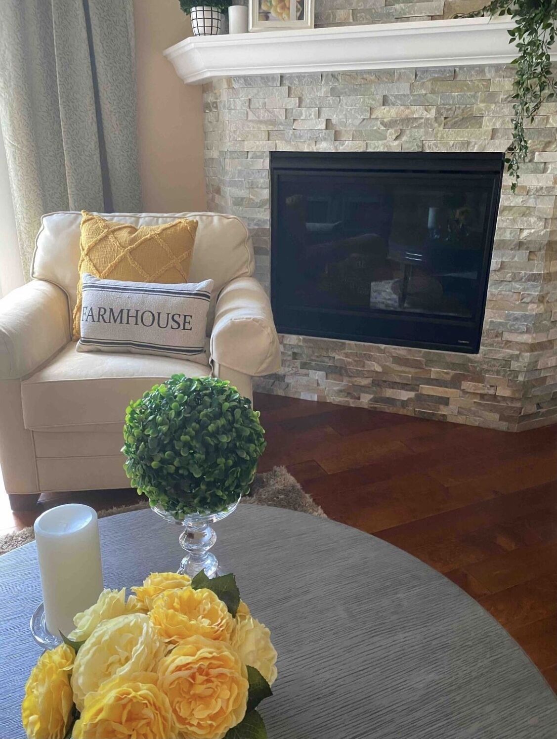 Télévision, cheminée