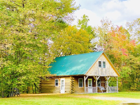 Exterior - The Bear Lodge Cabin - A rustic retreat on the Ammonoosuc River (Twin Mountain)