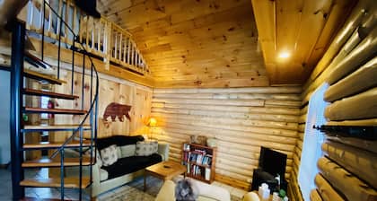 The Bear Lodge Cabin - A rustic retreat on the Ammonoosuc River