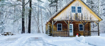 The Bear Lodge Cabin - A rustic retreat on the Ammonoosuc River